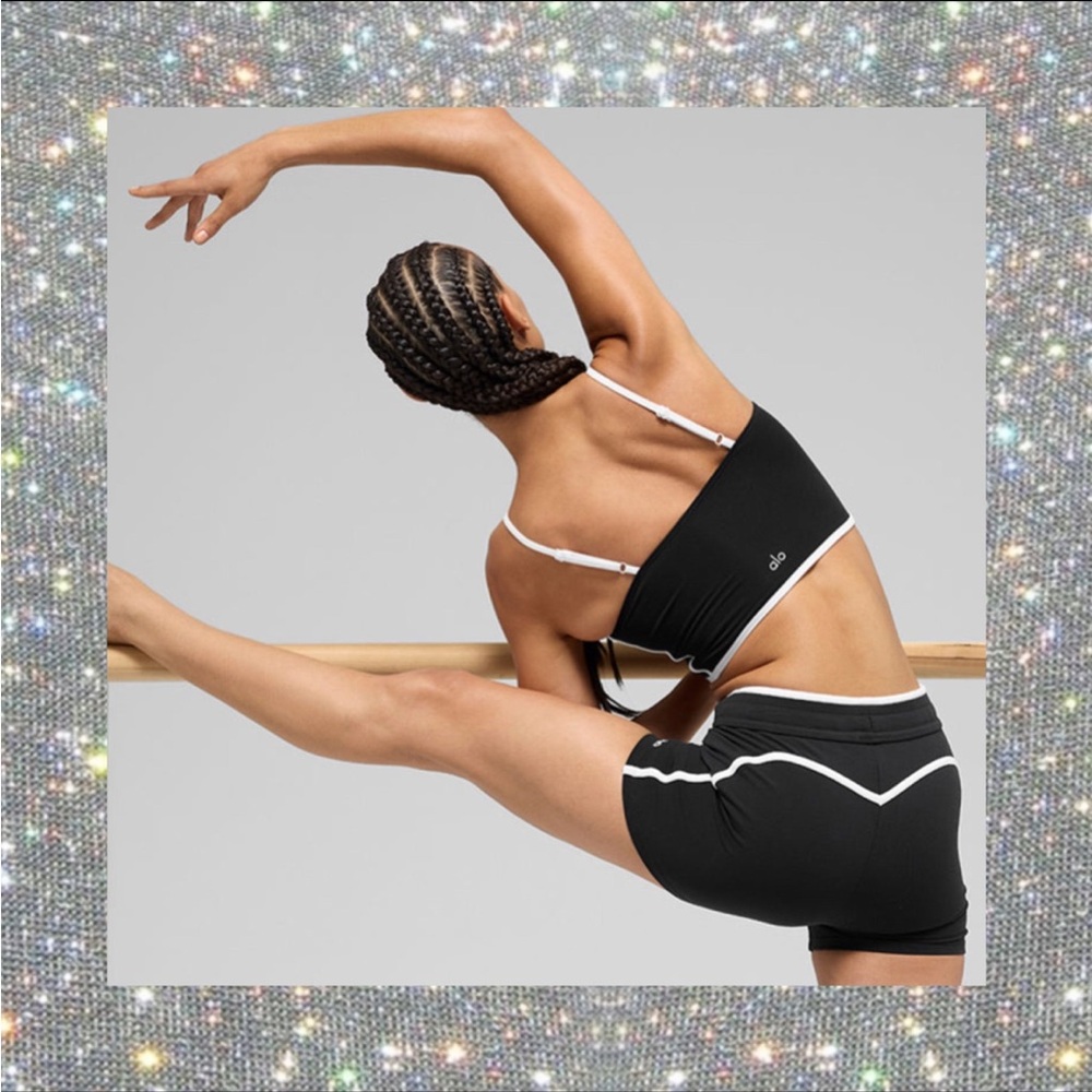 Alo Yoga Airbrush Streamlined Bra Tank in Black/White size S NWT! - Picture 3 of 4
